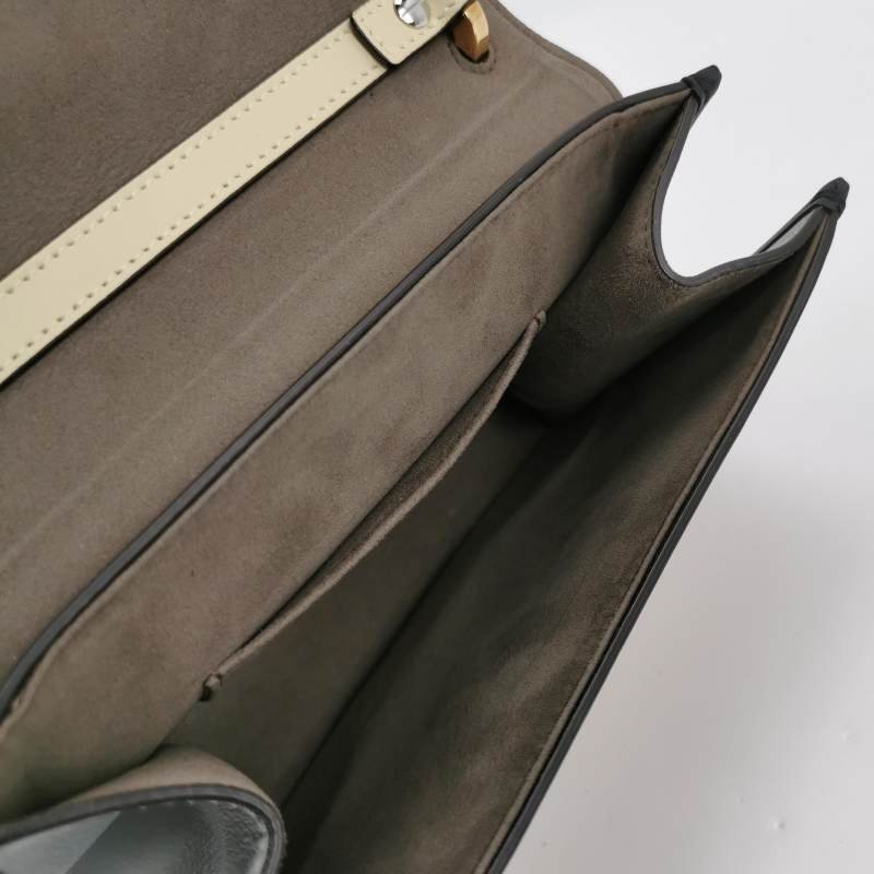 Fendi Kan I F小號牛皮純色F is Fendi標誌單肩包斜挎包-6