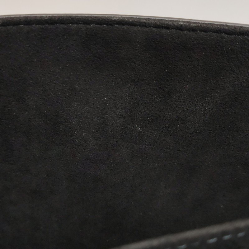 Louis Vuitton(LV)Lockme牛皮純色LV轉鎖斜挎包單肩包晶片款-9