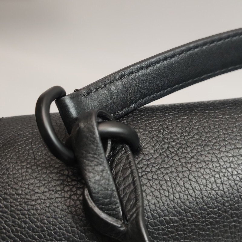 Louis Vuitton(LV)Lockme牛皮純色LV轉鎖斜挎包單肩包晶片款-12