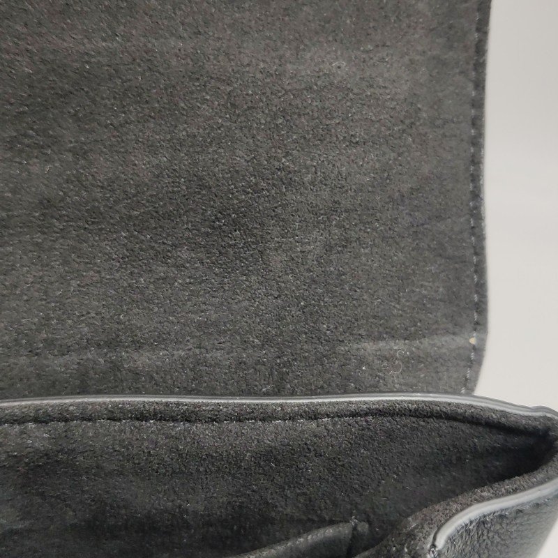 Louis Vuitton(LV)Lockme牛皮純色LV轉鎖斜挎包單肩包晶片款-18