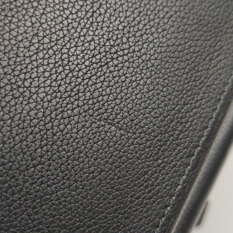 Louis Vuitton(LV)Lockme牛皮純色LV轉鎖斜挎包單肩包晶片款-19