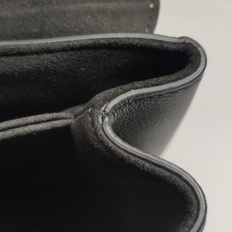 Louis Vuitton(LV)Lockme牛皮純色LV轉鎖斜挎包單肩包晶片款-20