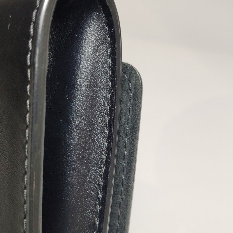 Louis Vuitton(LV)Louise牛皮純色logo標誌手拿包-15