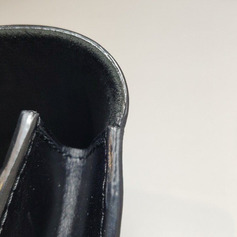 Louis Vuitton(LV)Louise牛皮純色logo標誌手拿包-17