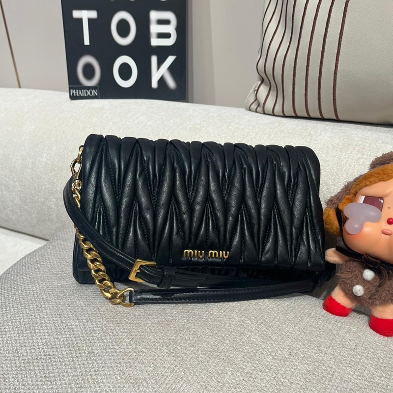 MIU MIU SHOULDER BAG 黑金斜孭袋-3