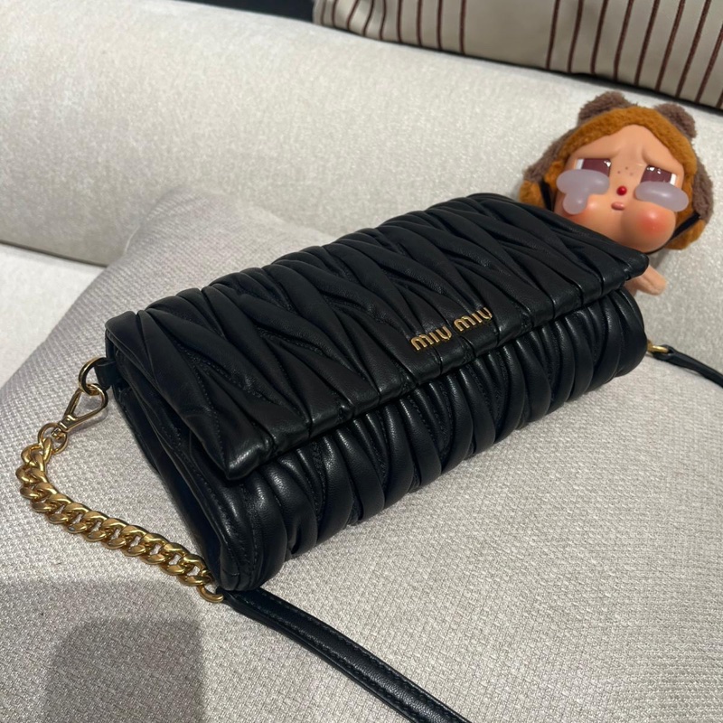 MIU MIU SHOULDER BAG 黑金斜孭袋-6