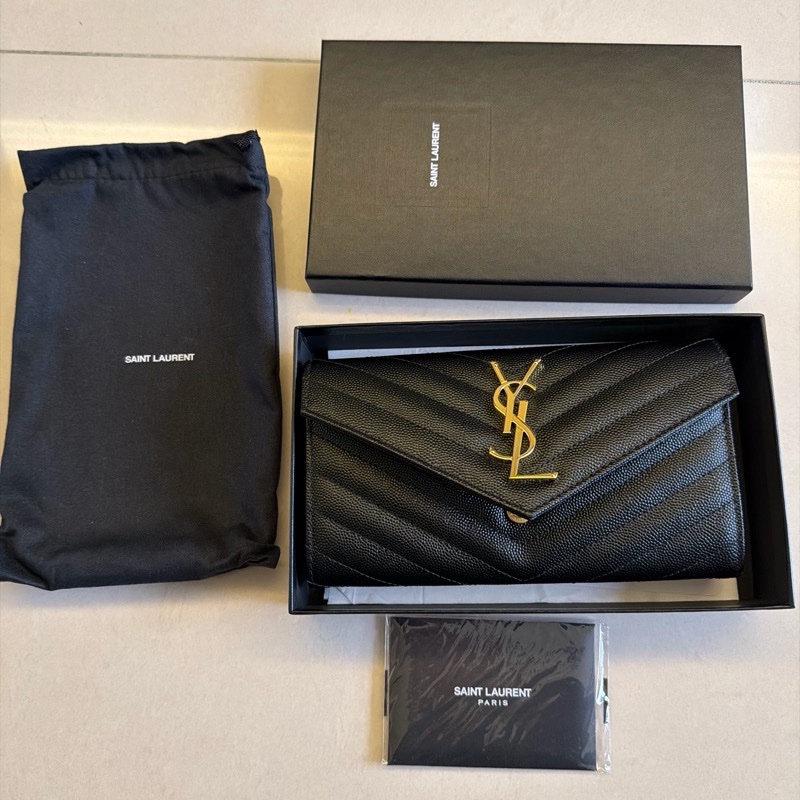 YSL V字縫線魚子醬牛皮金屬LOGO暗釦手拿長夾-5