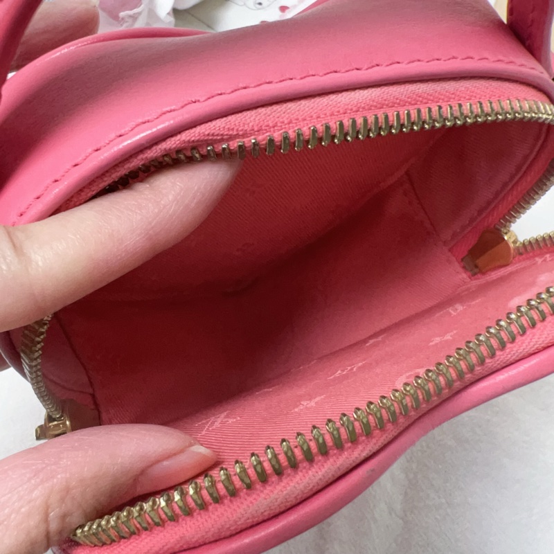 ෆ LV手提愛心小廢包-11