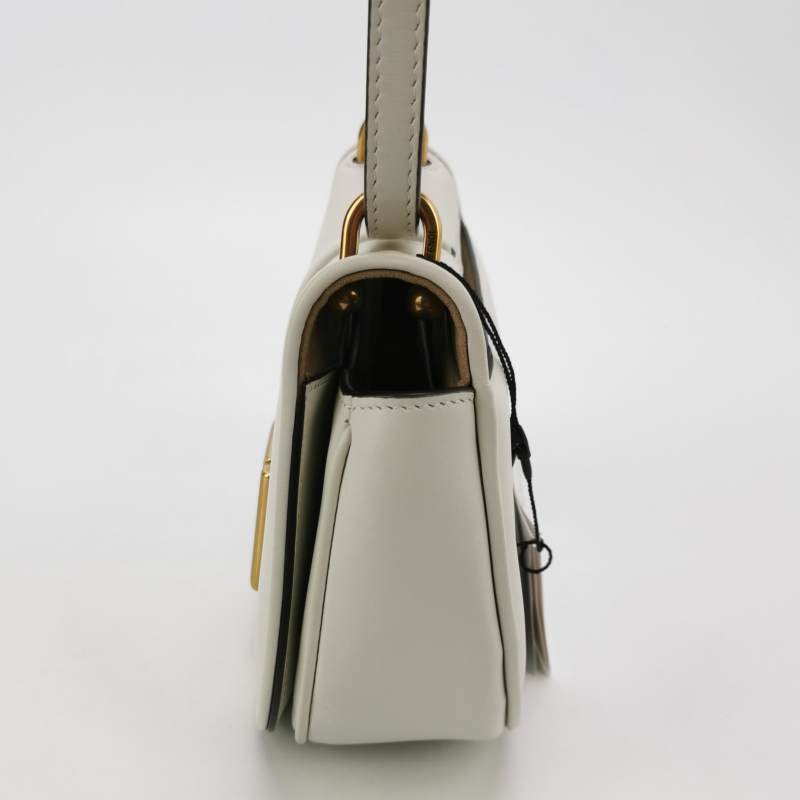 Fendi C’mon小號牛皮純色雙F Logo翻蓋斜挎包單肩包-2