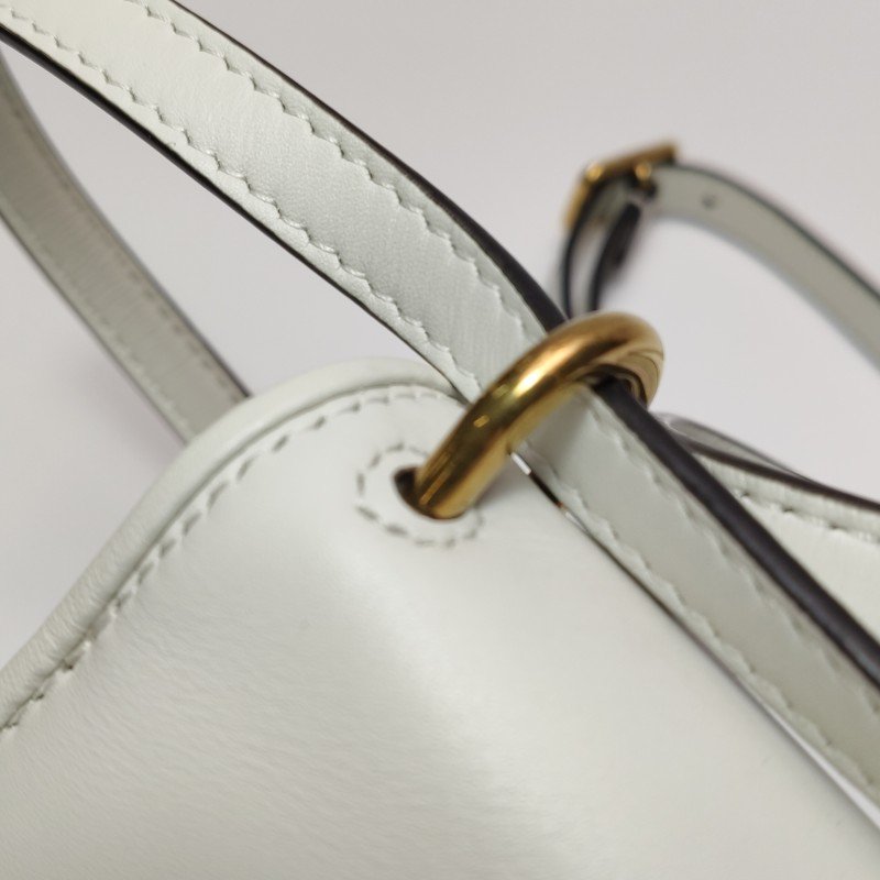 Fendi C’mon小號牛皮純色雙F Logo翻蓋斜挎包單肩包-13