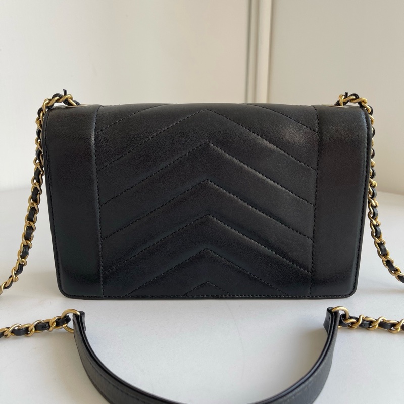 黑金香奈兒牛皮倒v信封口蓋-1