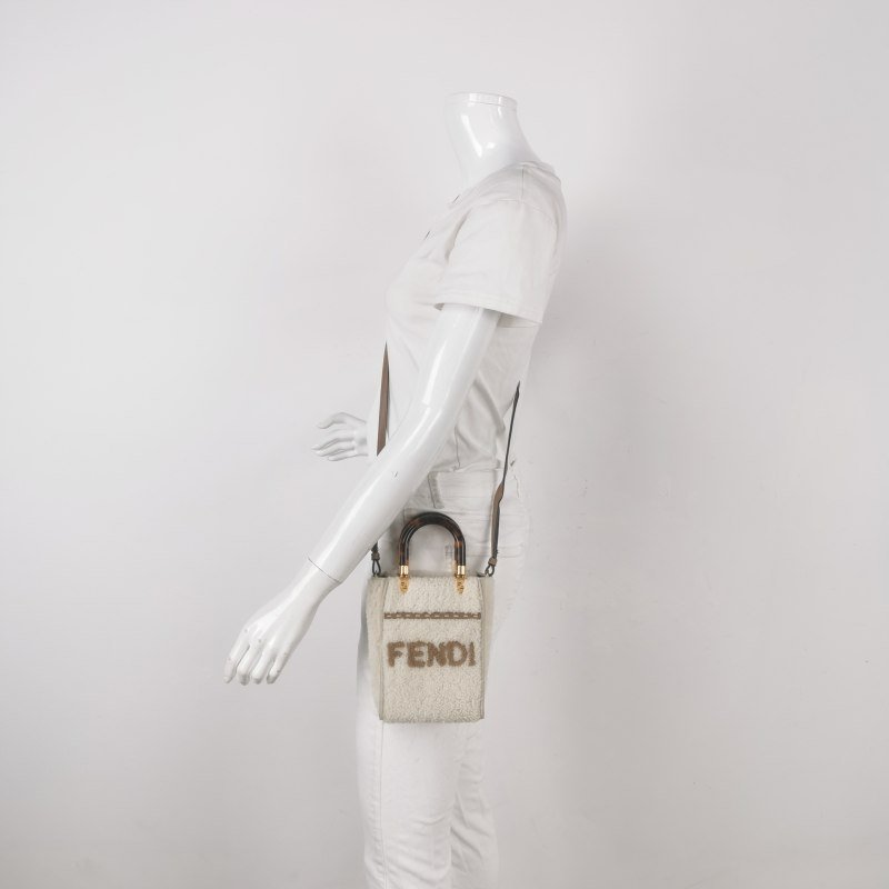 Fendi Sunshine迷你牛皮拼色毛絨字母Logo斜挎包-1