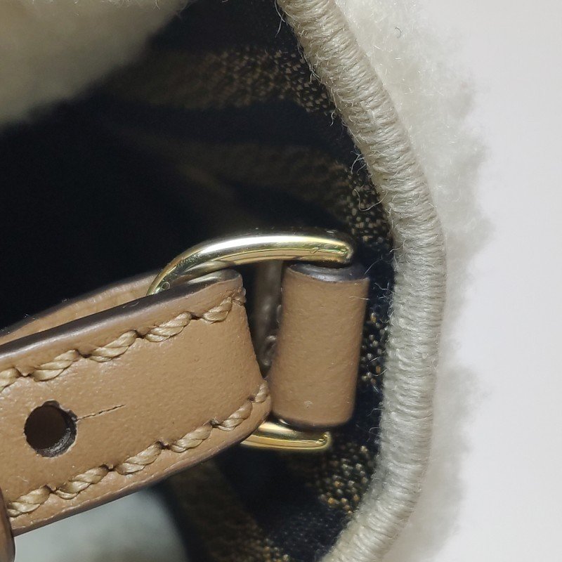 Fendi Sunshine迷你牛皮拼色毛絨字母Logo斜挎包-13