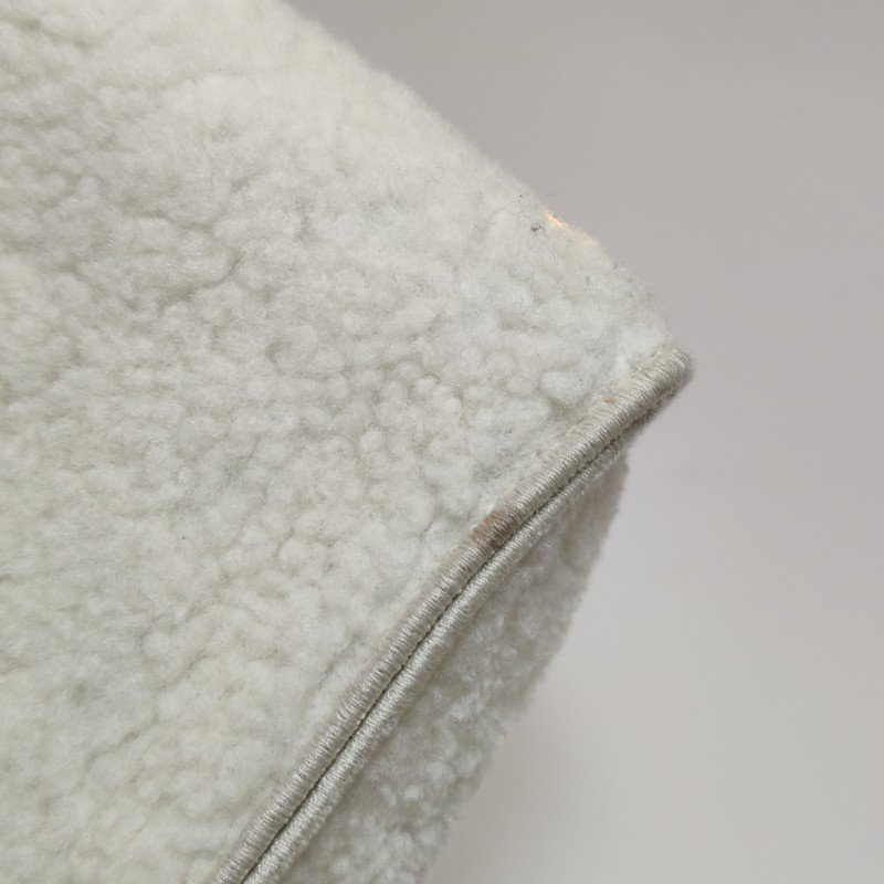 Fendi Sunshine迷你牛皮拼色毛絨字母Logo斜挎包-17