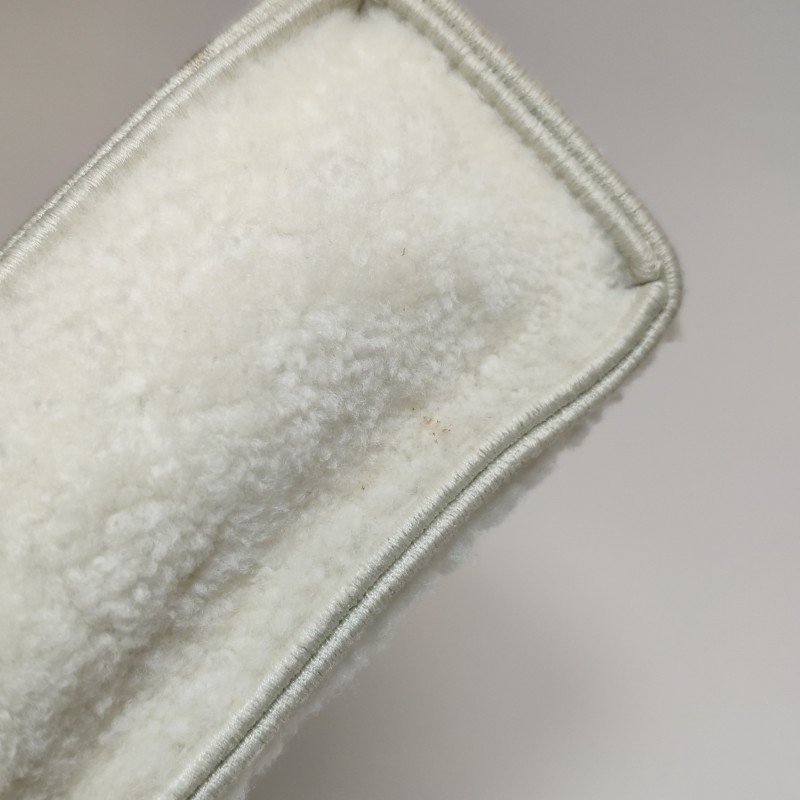 Fendi Sunshine迷你牛皮拼色毛絨字母Logo斜挎包-18