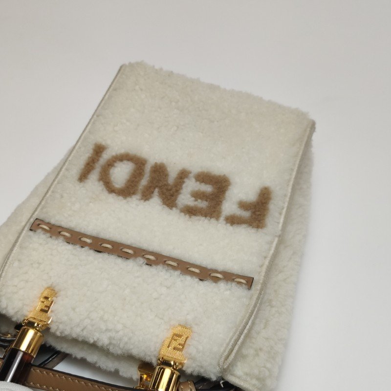 Fendi Sunshine迷你牛皮拼色毛絨字母Logo斜挎包-21