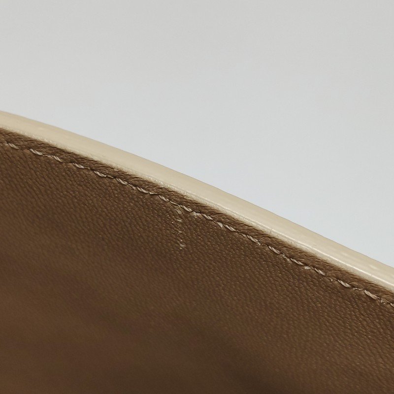 Burberry Title迷你牛皮純色字母Logo鉚釘斜挎包單肩包-8