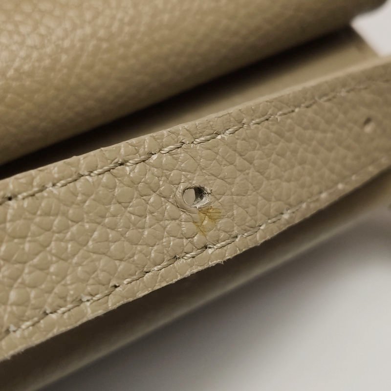 Burberry Title迷你牛皮純色字母Logo鉚釘斜挎包單肩包-11