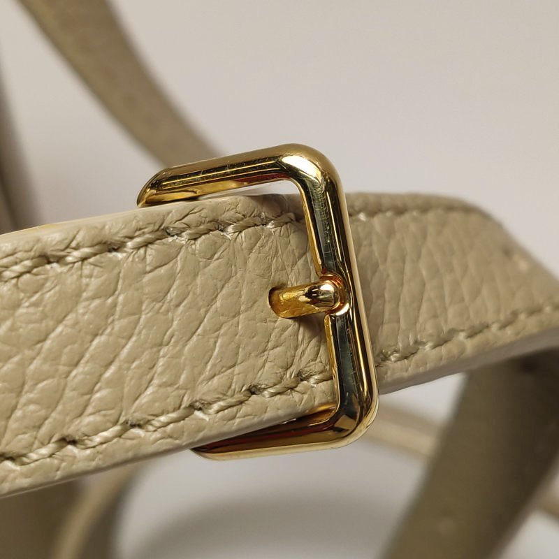 Burberry Title迷你牛皮純色字母Logo鉚釘斜挎包單肩包-13