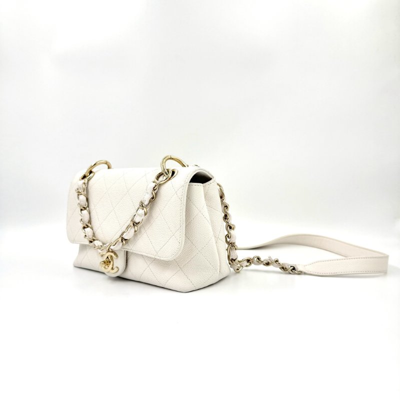 CHANEL白色荔枝牛皮淡金釦側背包(季節限定!尺寸很好用)-4