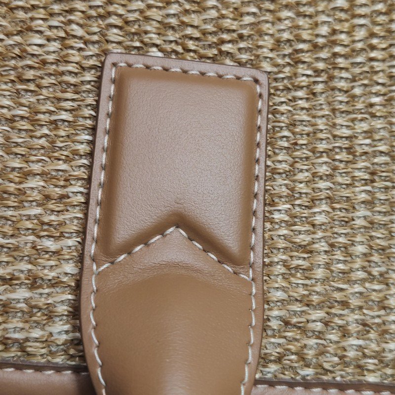 Burberry Freya 大號牛皮編織包身TB標識圖案手提包-13