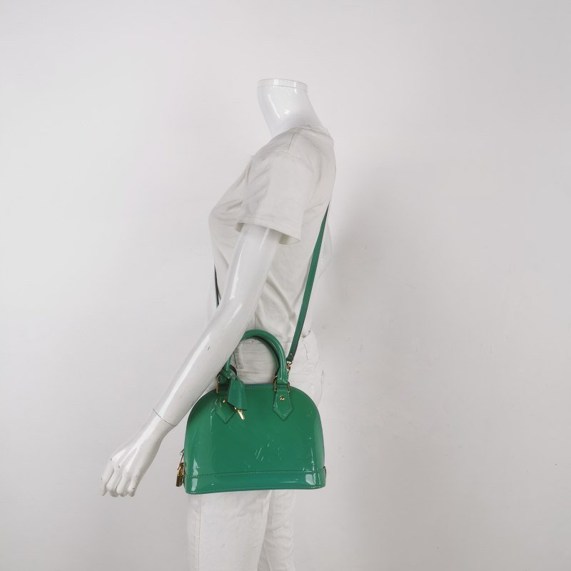 Louis Vuitton(LV)AlmaBB漆皮壓紋貝殼包斜挎包-1