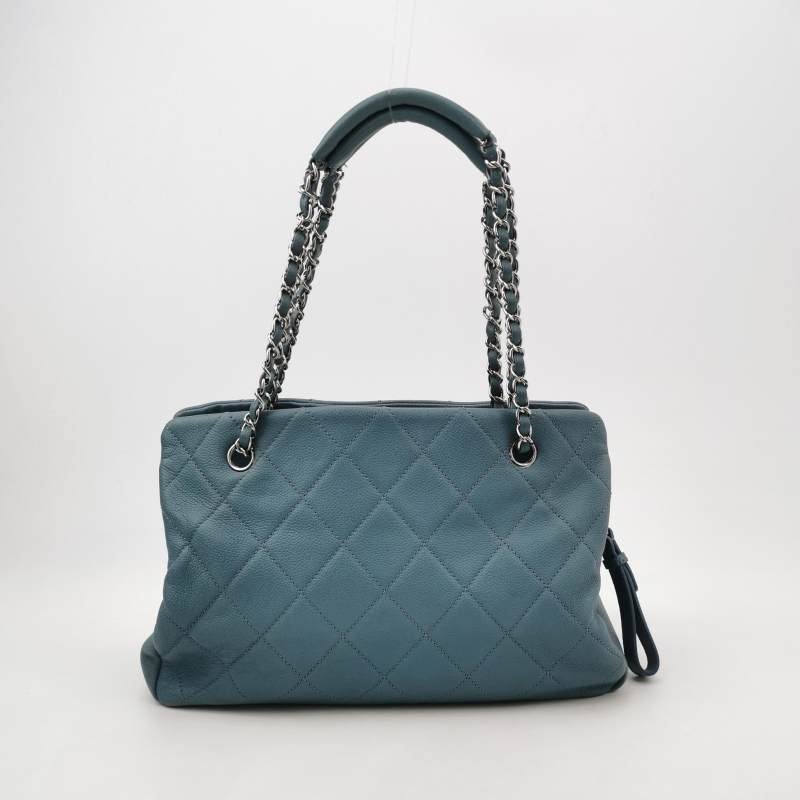 Chanel牛皮純色菱格絎縫雙CLogo壓紋單肩包-4