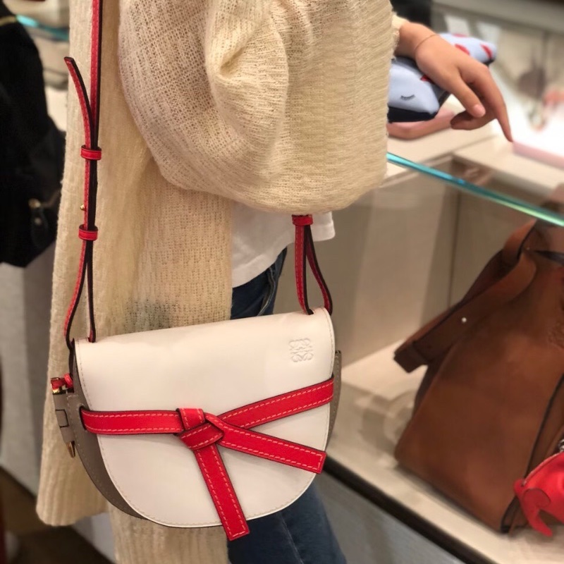 LOEWE Gate Dual 蝴蝶結裝飾柔軟小牛皮 29*20 98新配件保卡塵袋-0