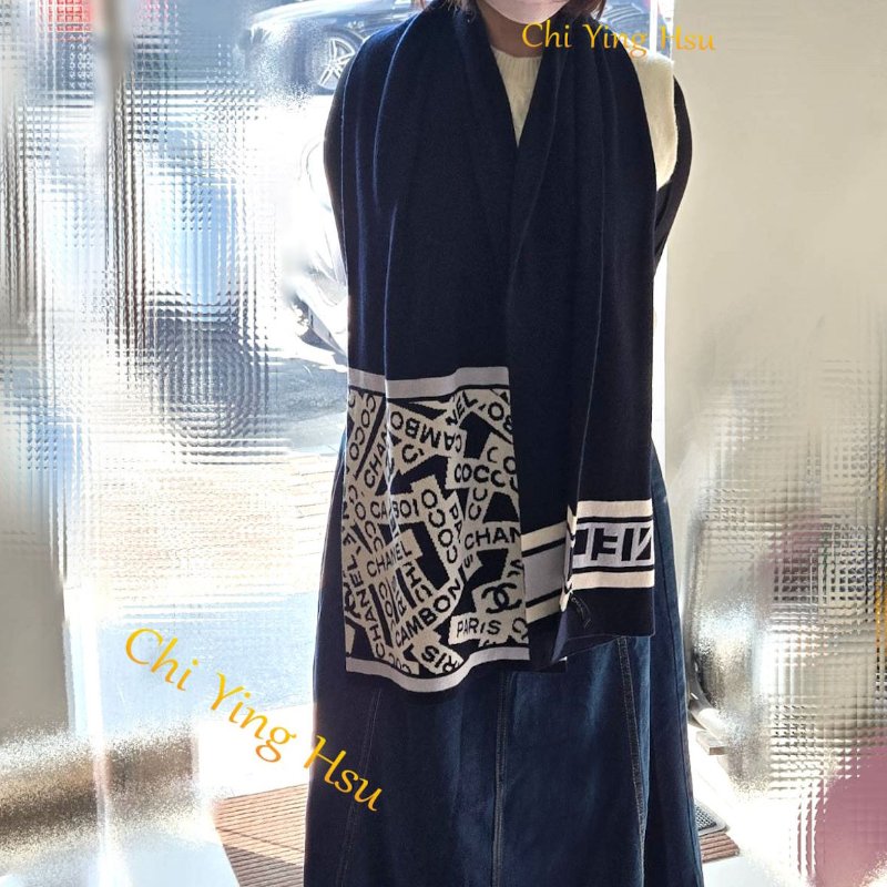 CHANEL香奈兒 經典雙C文字LOGO 羊絨圍巾~(海軍藍)-10