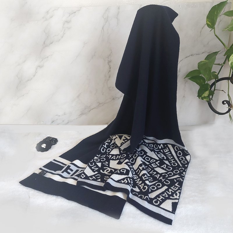 CHANEL香奈兒 經典雙C文字LOGO 羊絨圍巾~(海軍藍)-16