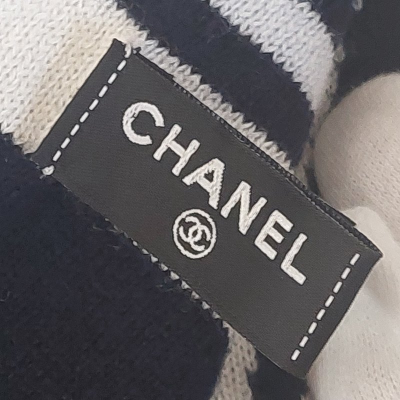 CHANEL香奈兒 經典雙C文字LOGO 羊絨圍巾~(海軍藍)-17