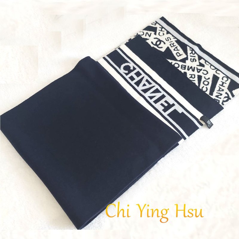 CHANEL香奈兒 經典雙C文字LOGO 羊絨圍巾~(海軍藍)-18