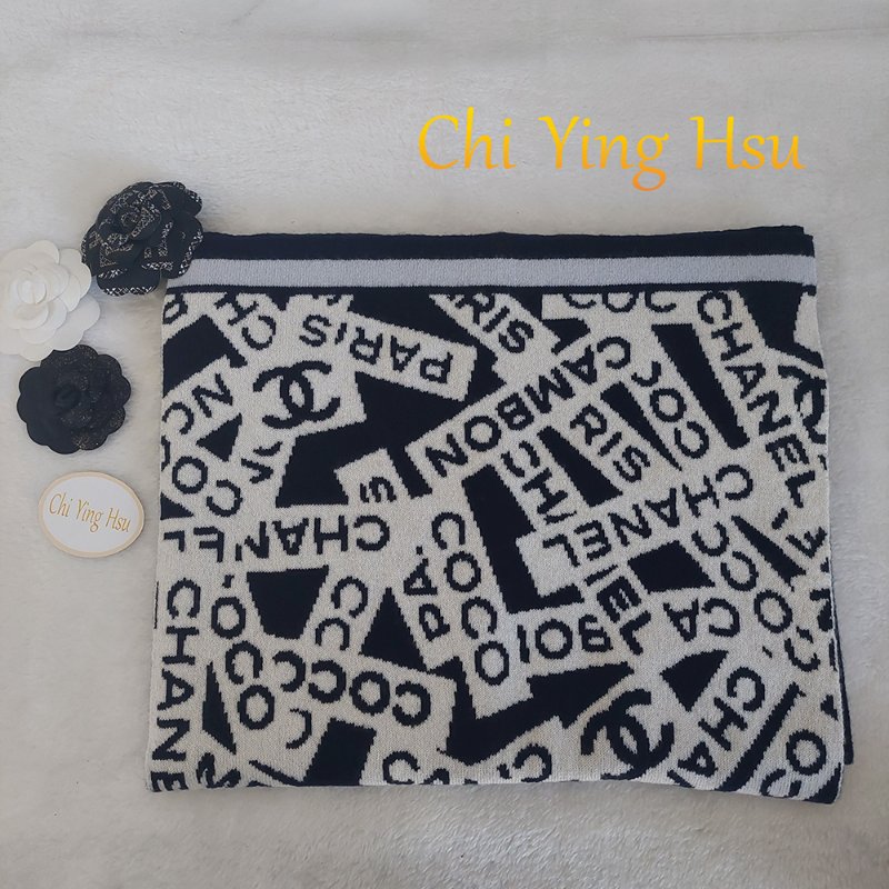 CHANEL香奈兒 經典雙C文字LOGO 羊絨圍巾~(海軍藍)-21