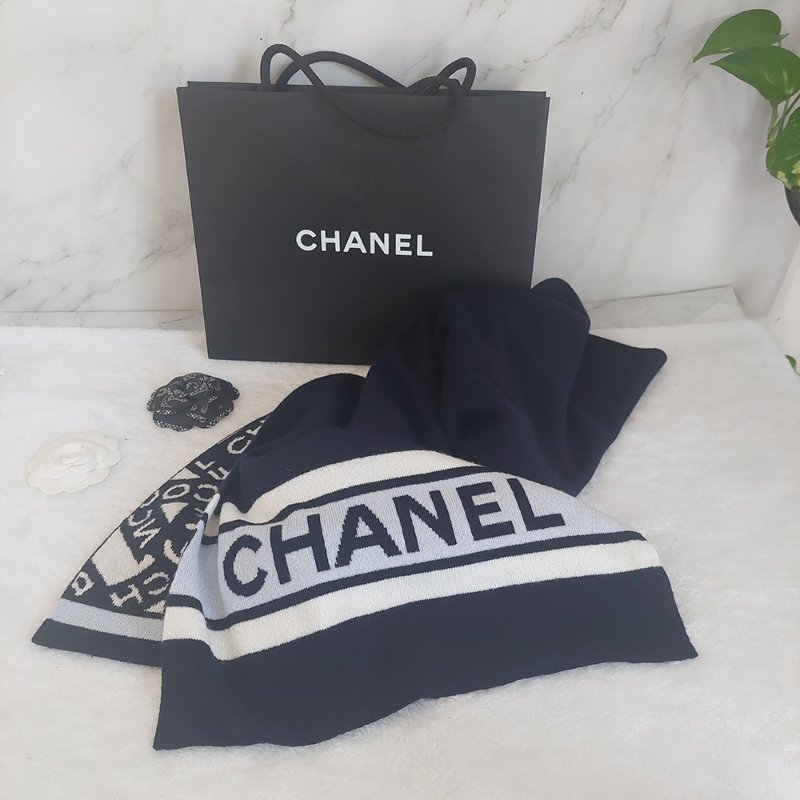 CHANEL香奈兒 經典雙C文字LOGO 羊絨圍巾~(海軍藍)-31