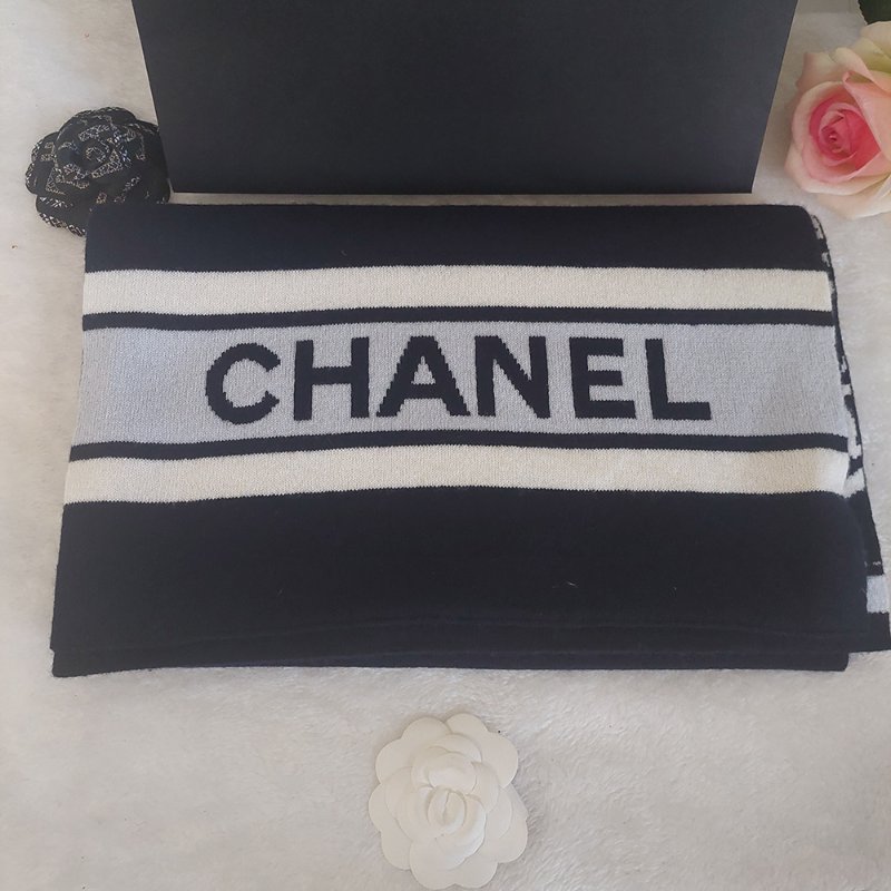 CHANEL香奈兒 經典雙C文字LOGO 羊絨圍巾~(海軍藍)-32