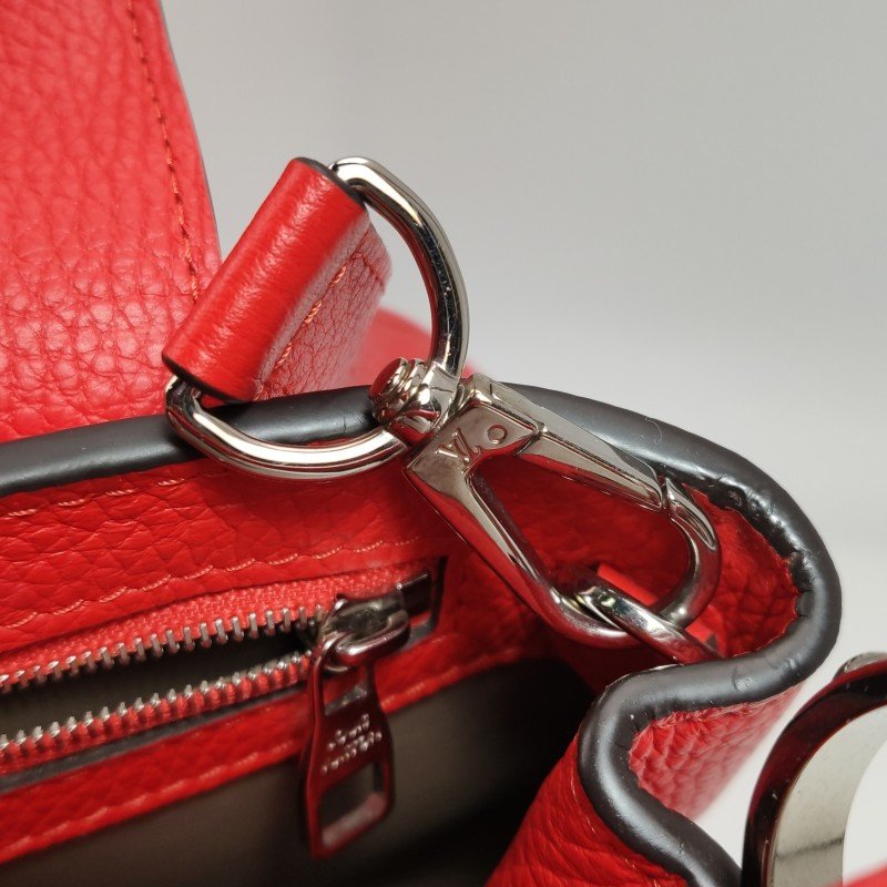 Louis Vuitton(LV)CapucinesBB牛皮純色金屬LV搭扣斜挎包-11