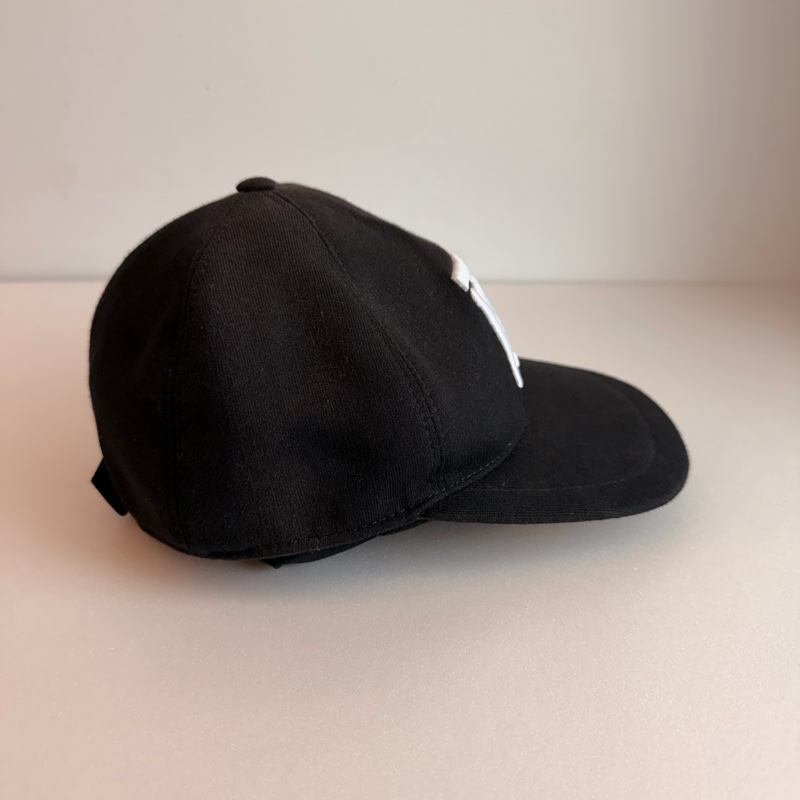 Burberry刺繡黑色鴨舌帽 L-2