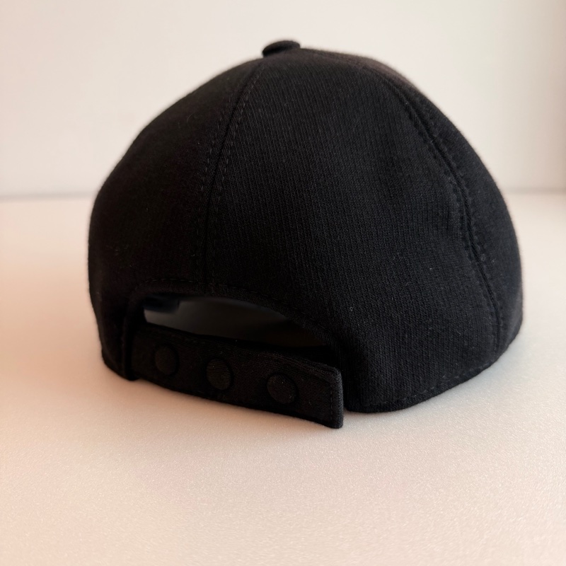 Burberry刺繡黑色鴨舌帽 L-3