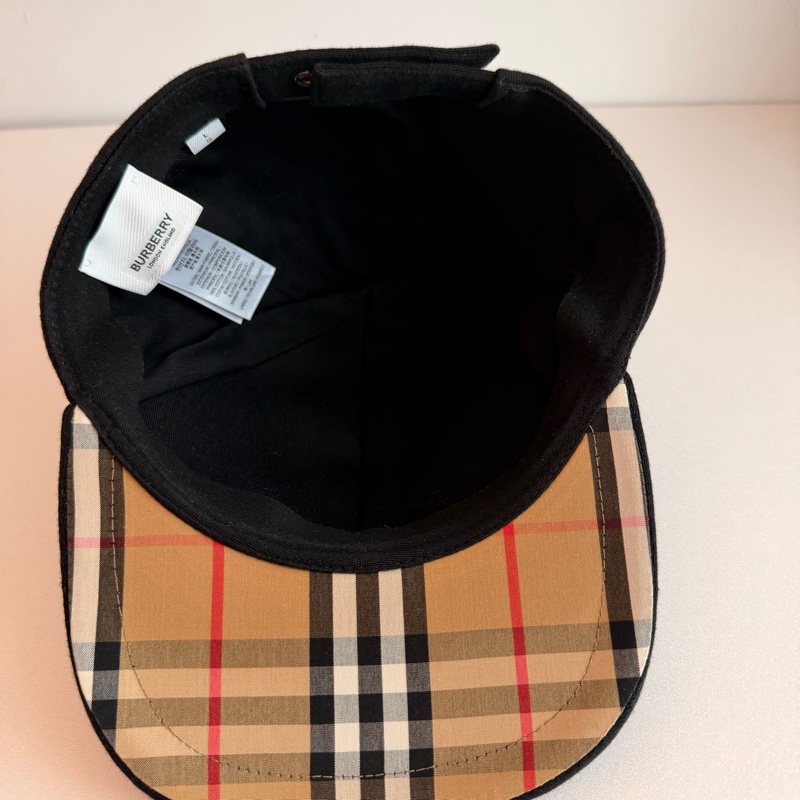 Burberry刺繡黑色鴨舌帽 L-4