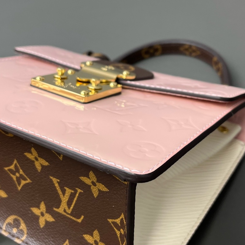 LV 櫻花粉漆皮Spring street系列 19*8*16.5cm  98新配件肩帶盒子塵袋-7