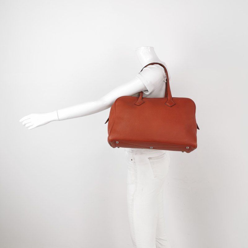 Hermes Victoria35對向拉鏈單肩包Clemence(TC)牛皮銀扣2V貴妃紅框M刻-1