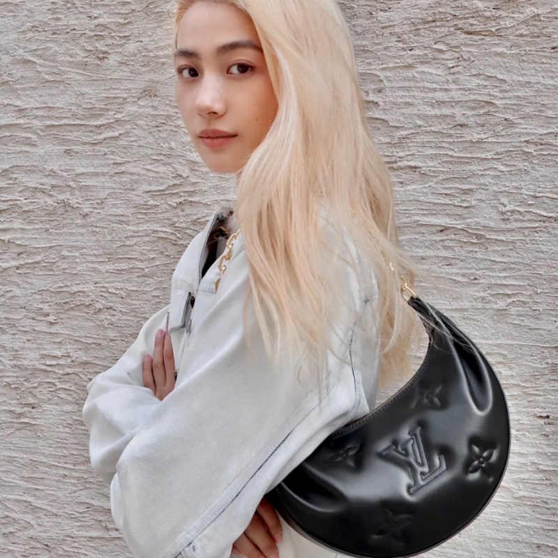 LV over the moon 黑金泡泡糖全皮月亮包 芯片款 28*16*7 99新配件塵袋肩帶-0