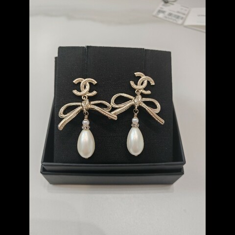 Chanel 22S 蝴蝶結水滴形珍珠耳環
