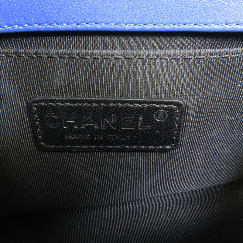 CHANEL 漆皮皮革Boy 20銀扣鏈帶肩背袋-7