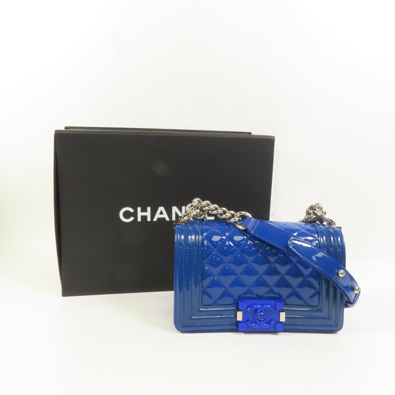 CHANEL 漆皮皮革Boy 20銀扣鏈帶肩背袋-9