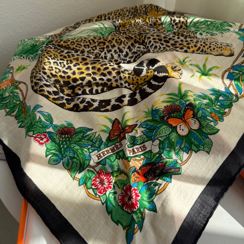 最美的愛馬仕三角披肩花豹-3