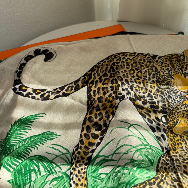 最美的愛馬仕三角披肩花豹-5