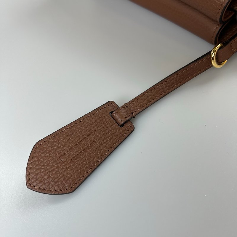 BURBERRY 咖色皮革水桶包-8