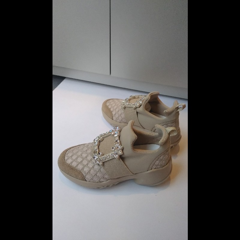 Roger Vivier 駝色布方框水鑽休閒鞋-9