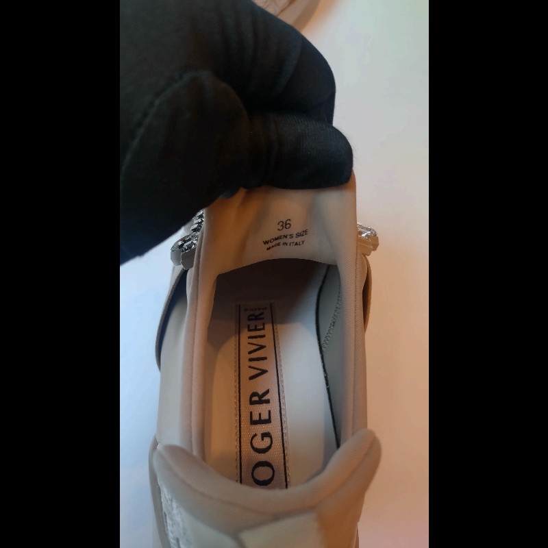 Roger Vivier 駝色布方框水鑽休閒鞋-12